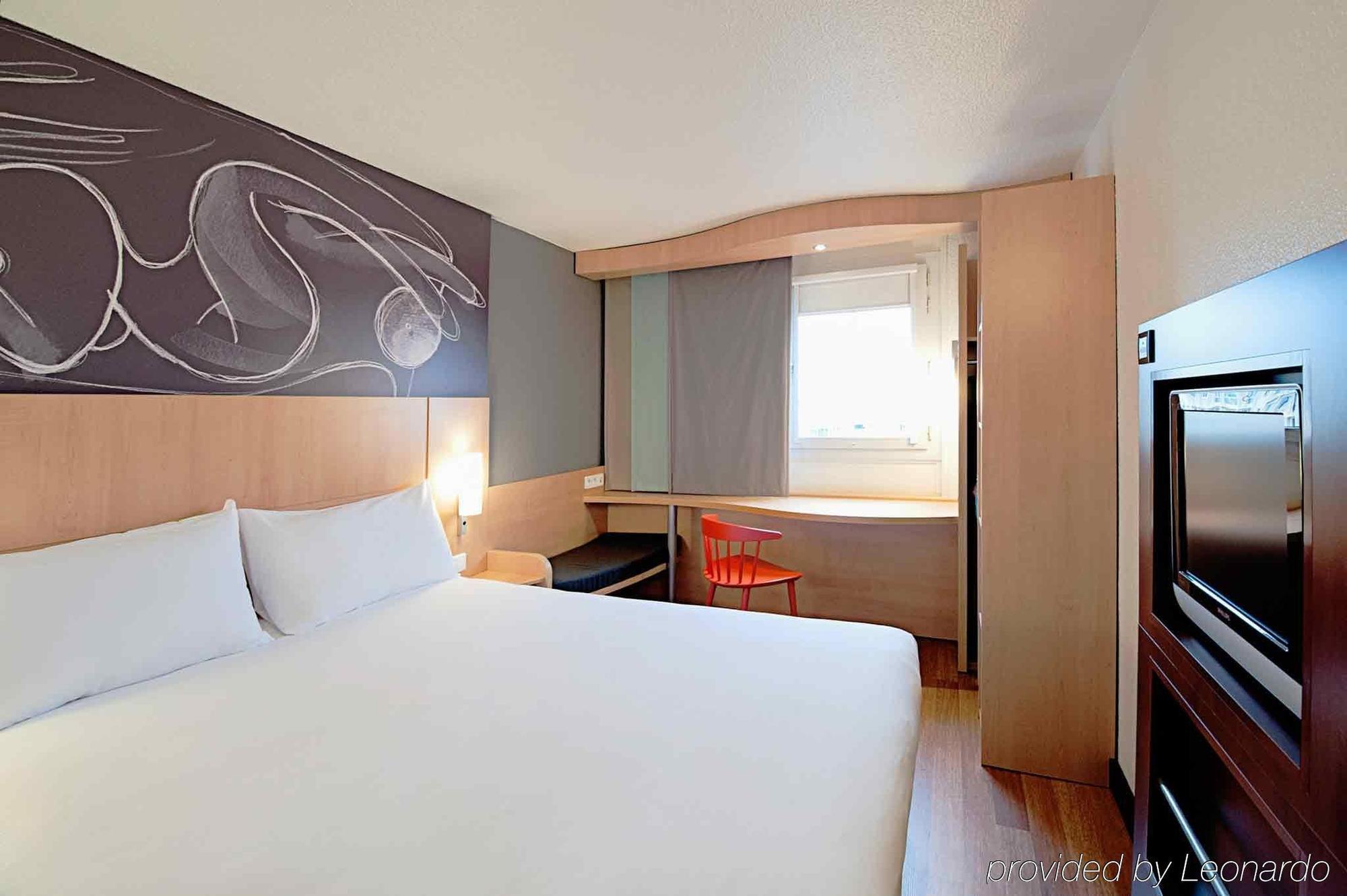 מלון קורנלה דה יוברגאט Ibis Cornella מראה חיצוני תמונה