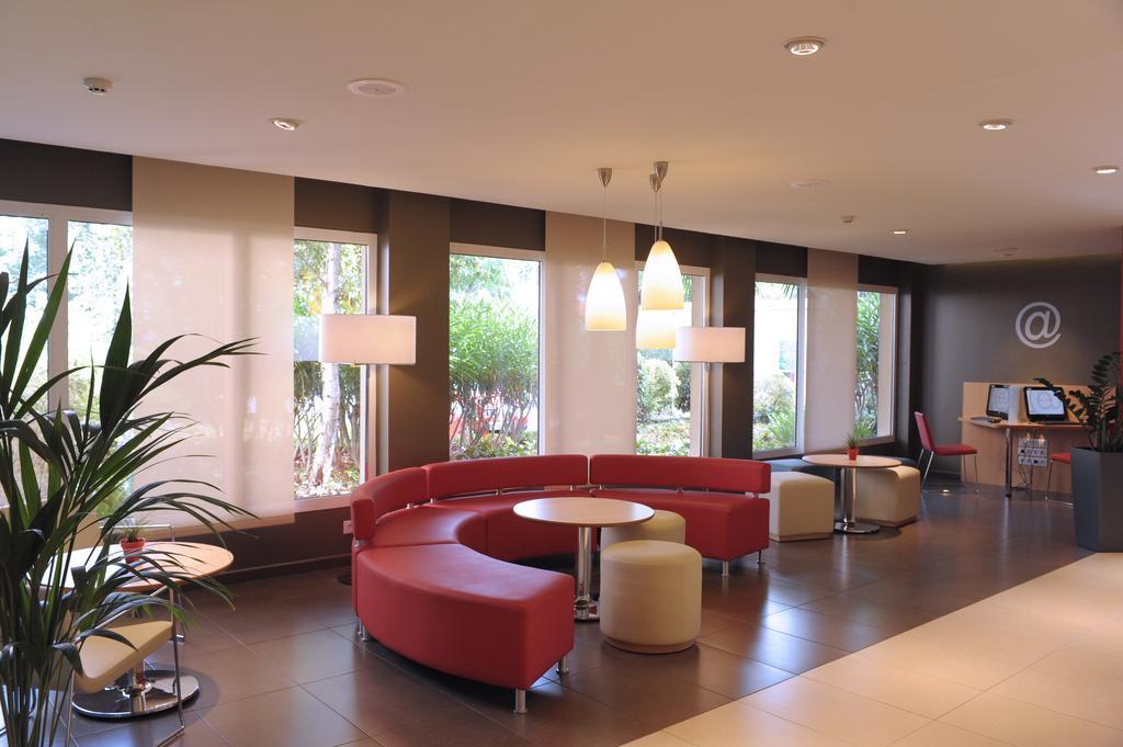 מלון קורנלה דה יוברגאט Ibis Cornella מראה חיצוני תמונה